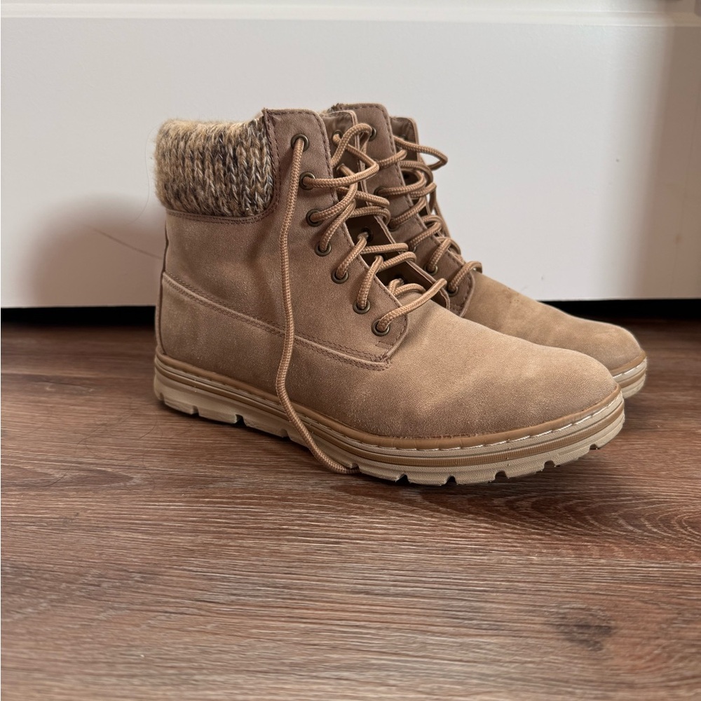 Cliffs by WHITE MOUNTAIN Tan Lace Up Boots